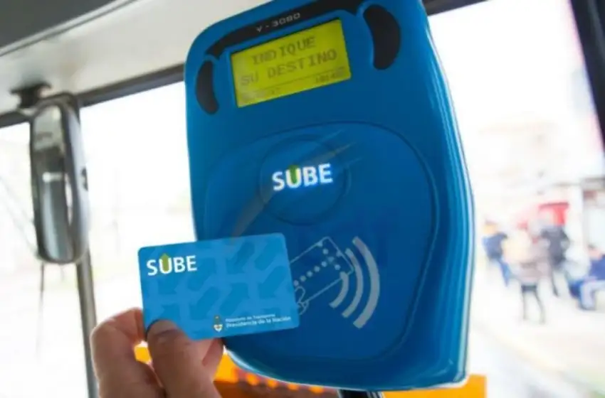 La carga de la SUBE en la unidad de colectivo.