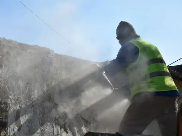 Derrumbaron dos búnkeres de droga en la región