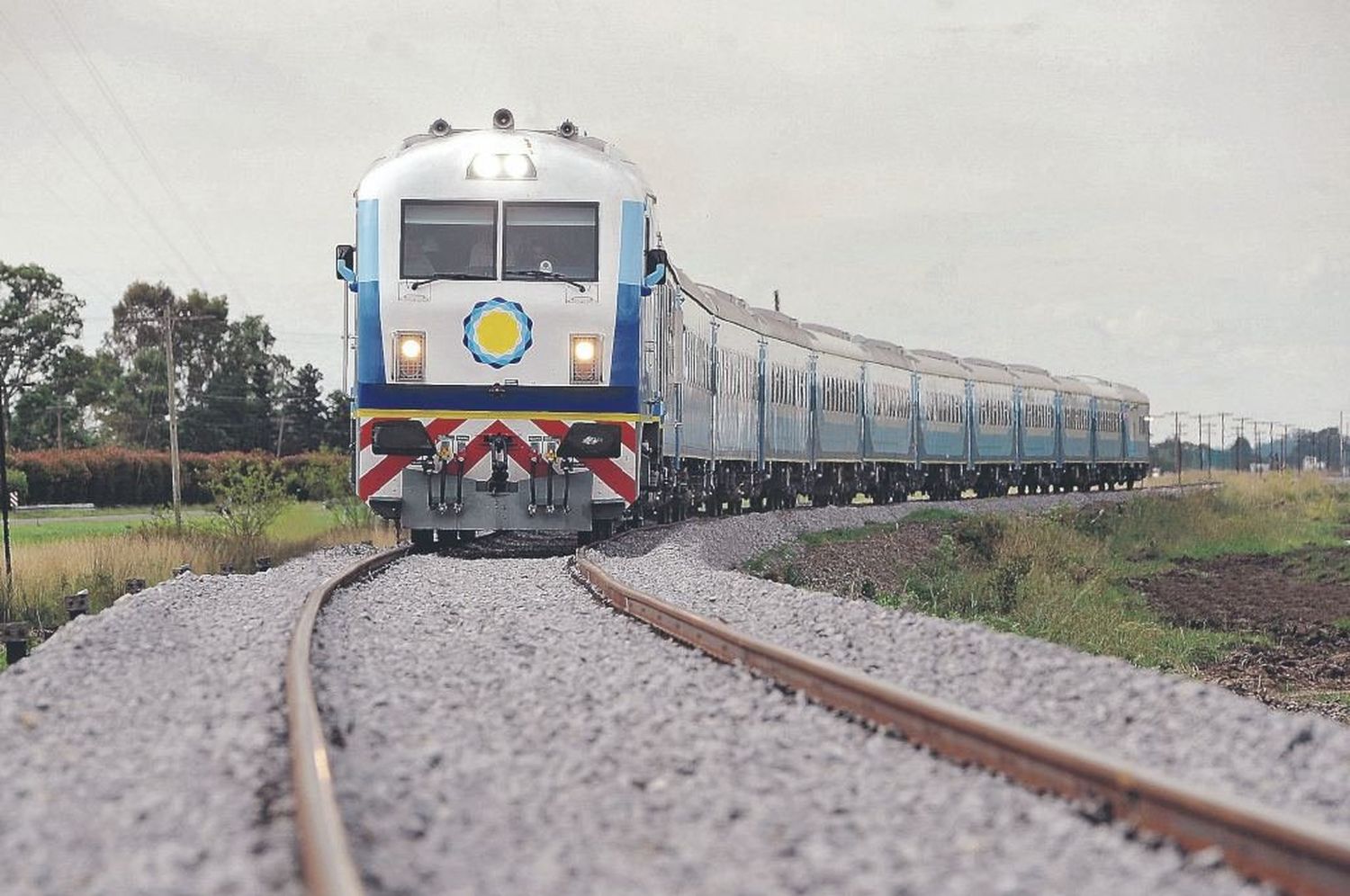 Se lanza un servicio en tren más rápido para el tramo Buenos Aires-Rosario