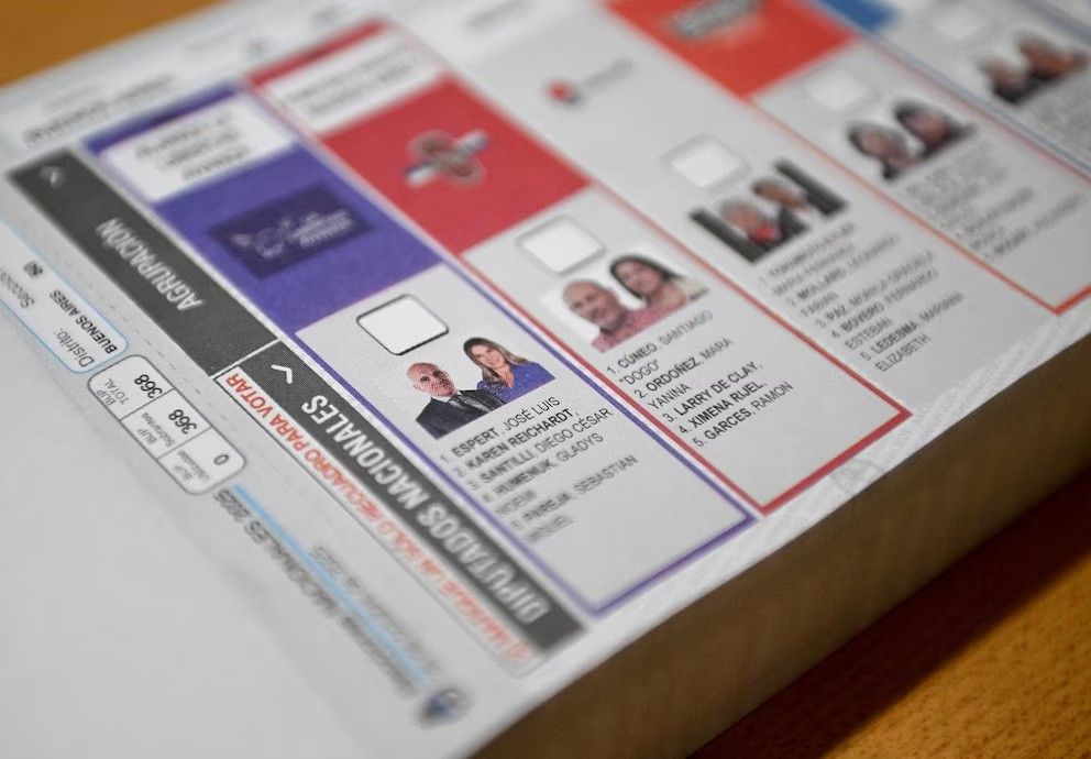El Gobierno espera la decisión judicial para ver si puede reimprimir las boletas.