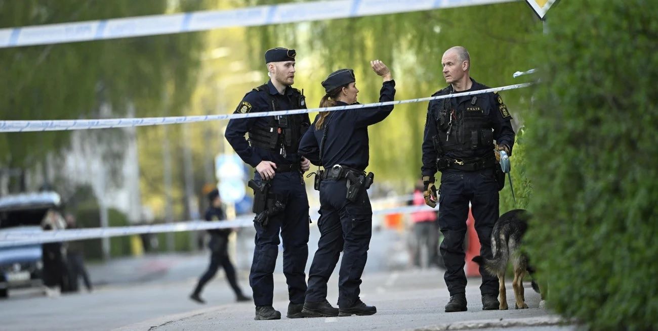 La policía en la escena del crimen. Foto: Reuters