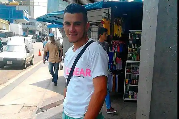 DEJAN EL CADÁVER EN PLENA VÍA: delincuentes raptan a joven barbero y lo matan de cinco tiros