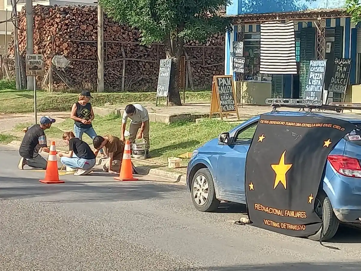 Se repintaron ocho estrellas amarillas