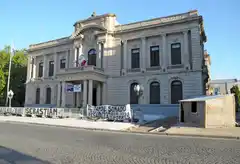 Hay 28 positivos y 16 aislados por contacto estrecho entre el personal de la Municipalidad