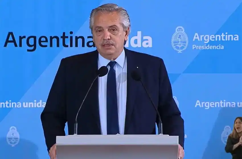 Fernández, por el Día del Trabajador: «El empleo privado creció durante 13 meses consecutivos»