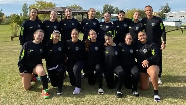 Handball Necochea triunfó en su estreno en el Nacional