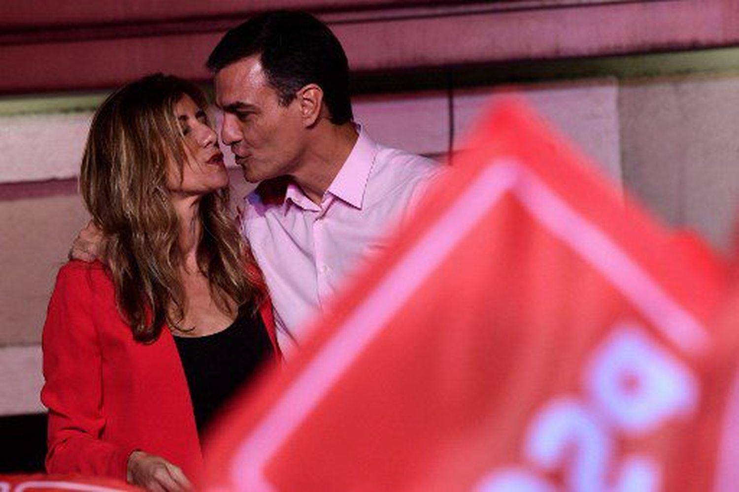SALPICADO POR INVESTIGACIÓN contra su esposa: Pedro Sánchez anunciará el lunes si renuncia
