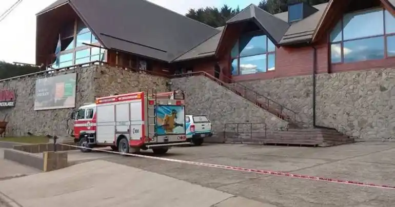 Bariloche: hallaron un cuerpo en una reconocida fábrica de chocolates