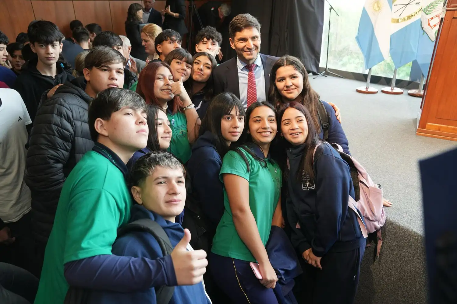 El gobernador participó del acto de promesa de lealtad a la Constitución Nacional