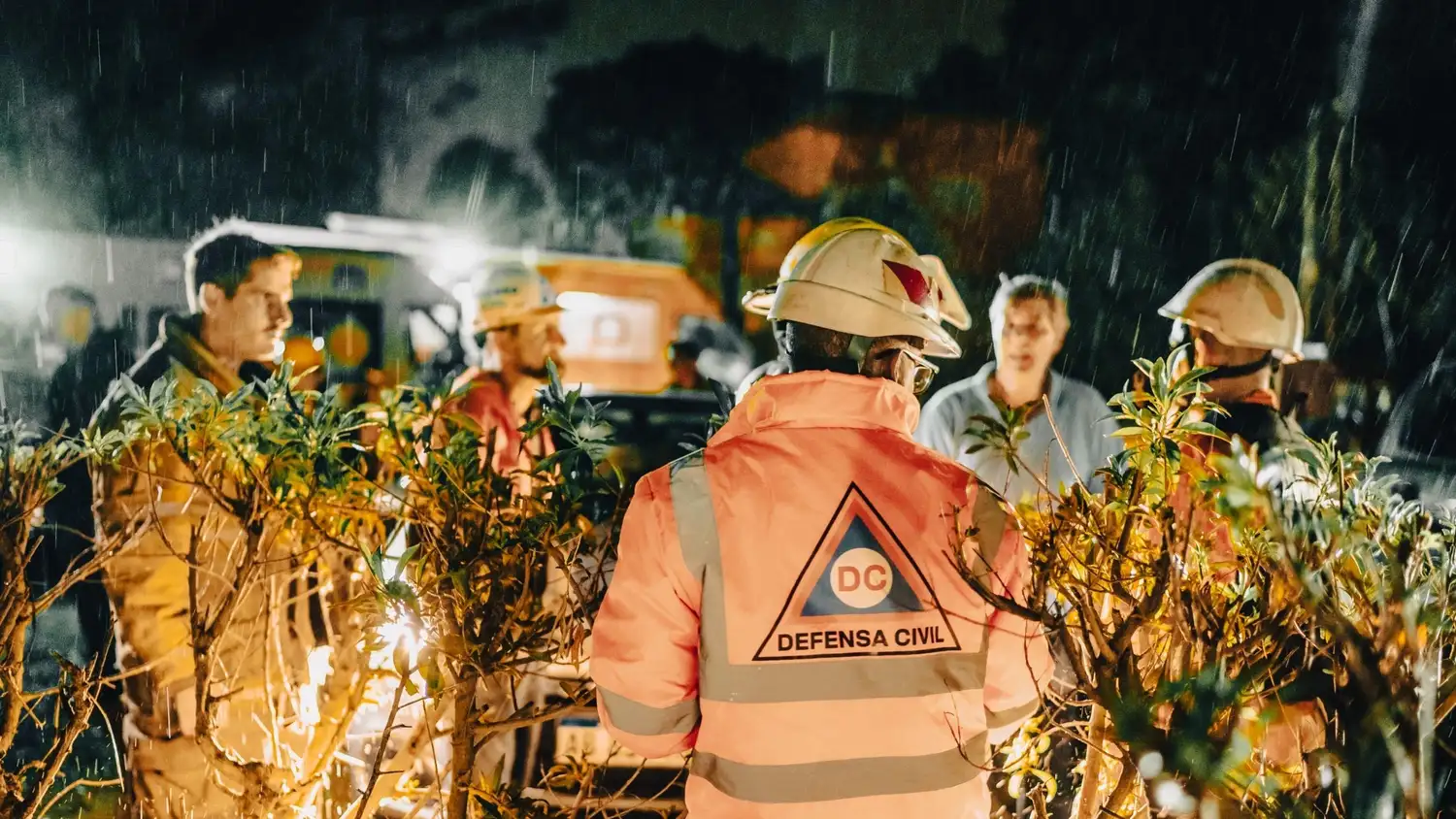 Incendio forestal y destrozos por la tormenta en Sierra de los Padres