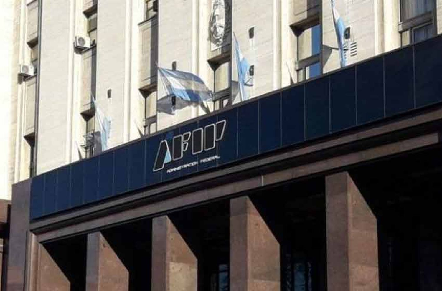 La AFIP anunció que las transferencias de poco dinero serán notificadas por las entidades financieras