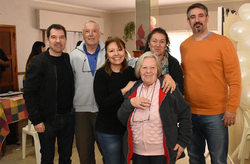 Entregan 425 notebooks en Miramar y Otamendi