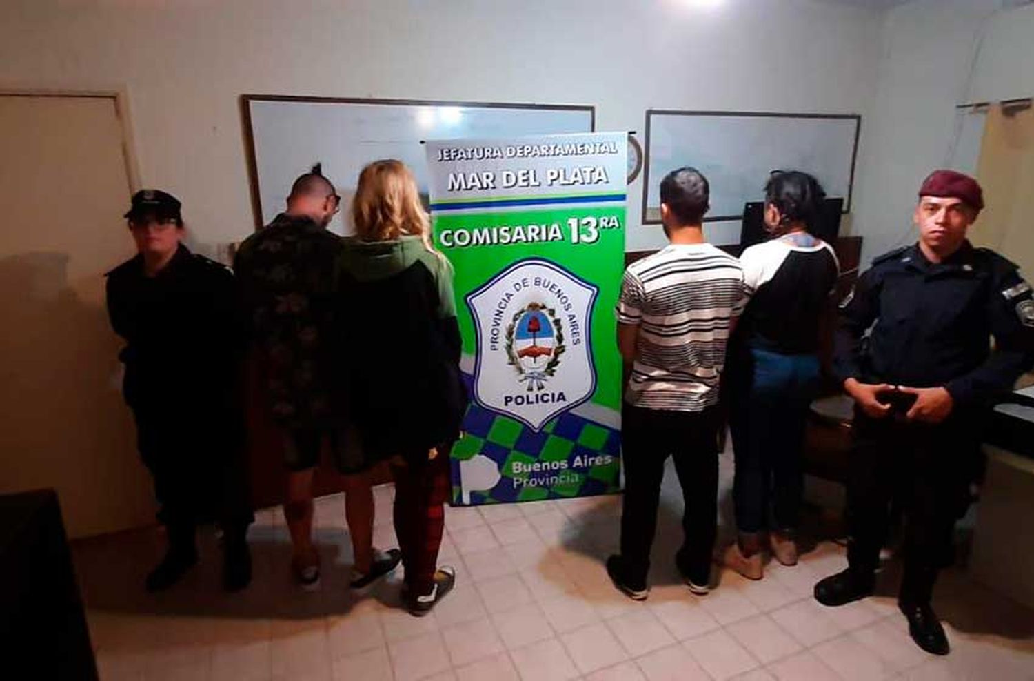 Aprehenden a cuatro personas por vender tickets falsos para un boliche de la zona sur