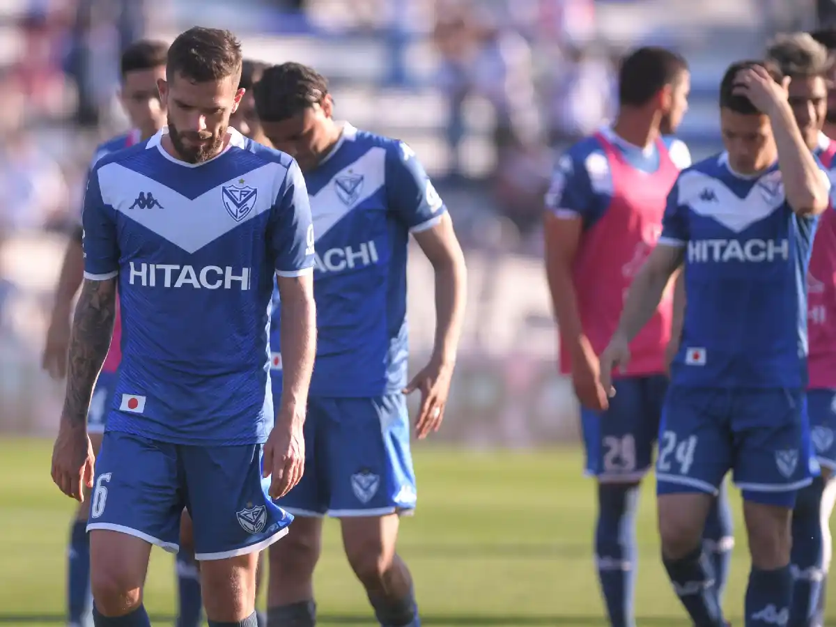 Vélez perdió el envión y cayó en Liniers 