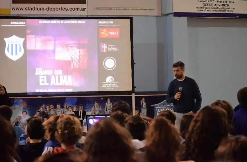 "Jugando con el Alma", para los Polideportivos barriales