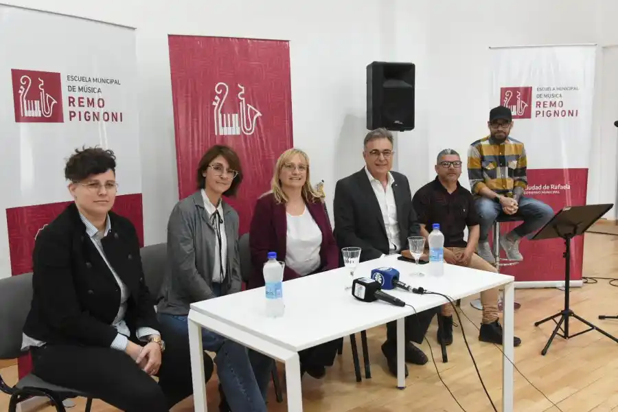 La Escuela de Música se prepara para “Nada que decir, Charly García”