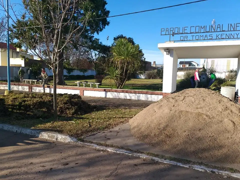 Carmen: Intensos trabajos en la remodelación de espacios públicos