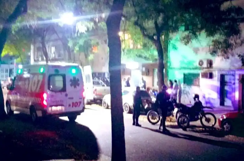 Tres heridos tras un ataque a balazos contra un taxi