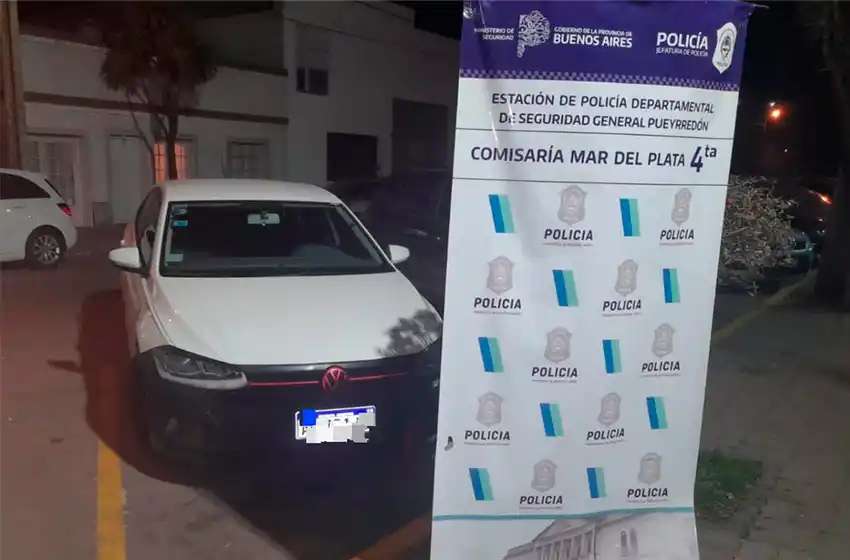 Ofrecían a la venta un auto de alta gama con patentes truchas