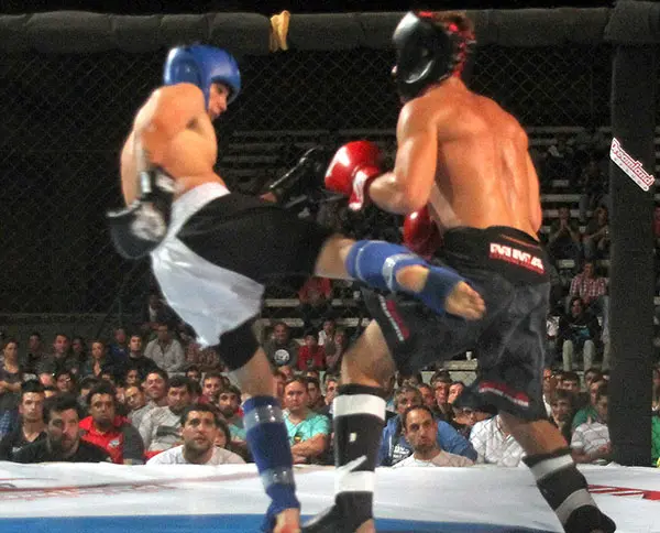 Combates de kick boxing