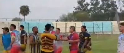 Suspendieron un partido de fútbol: jugadores sancionados y policías lesionados