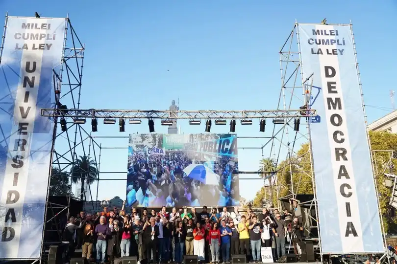 La convocatoria fue impulsada por el Consejo Interuniversitario Nacional (CIN), junto a federaciones docentes y no docentes.