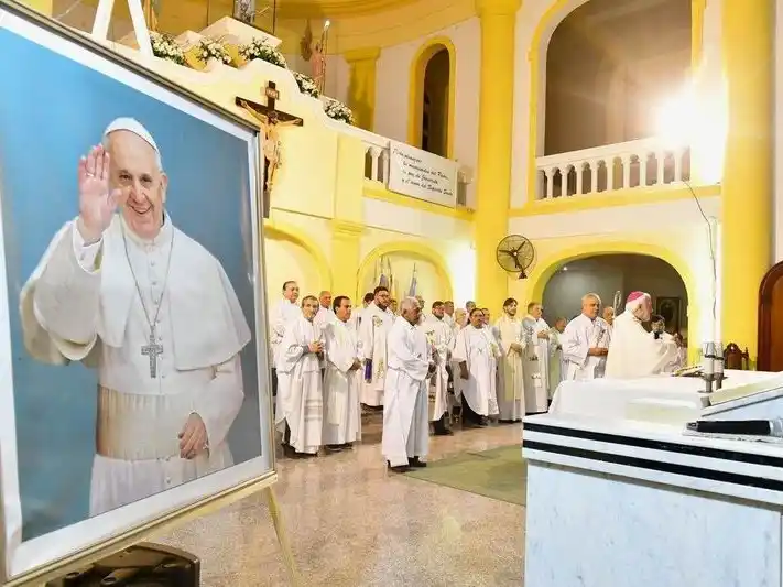 Fieles formoseños despidieron al 
Papa Francisco en la Iglesia Catedral