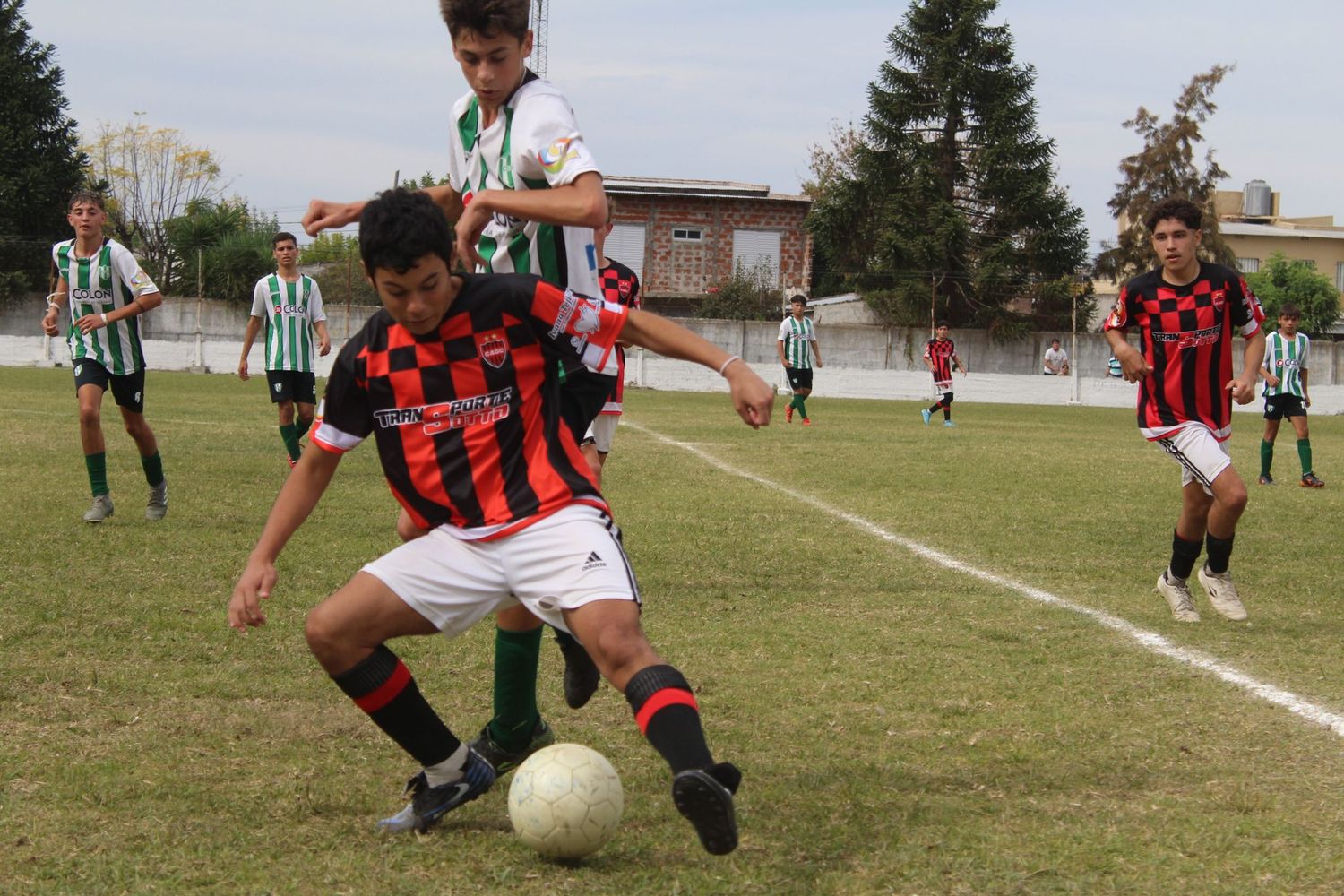 Muy atractivos partidos se dieron en el choque de Inferiores entre Gualeguay Central y Centro Bancario en el estadio Enrique "Quique" Da Dalt.