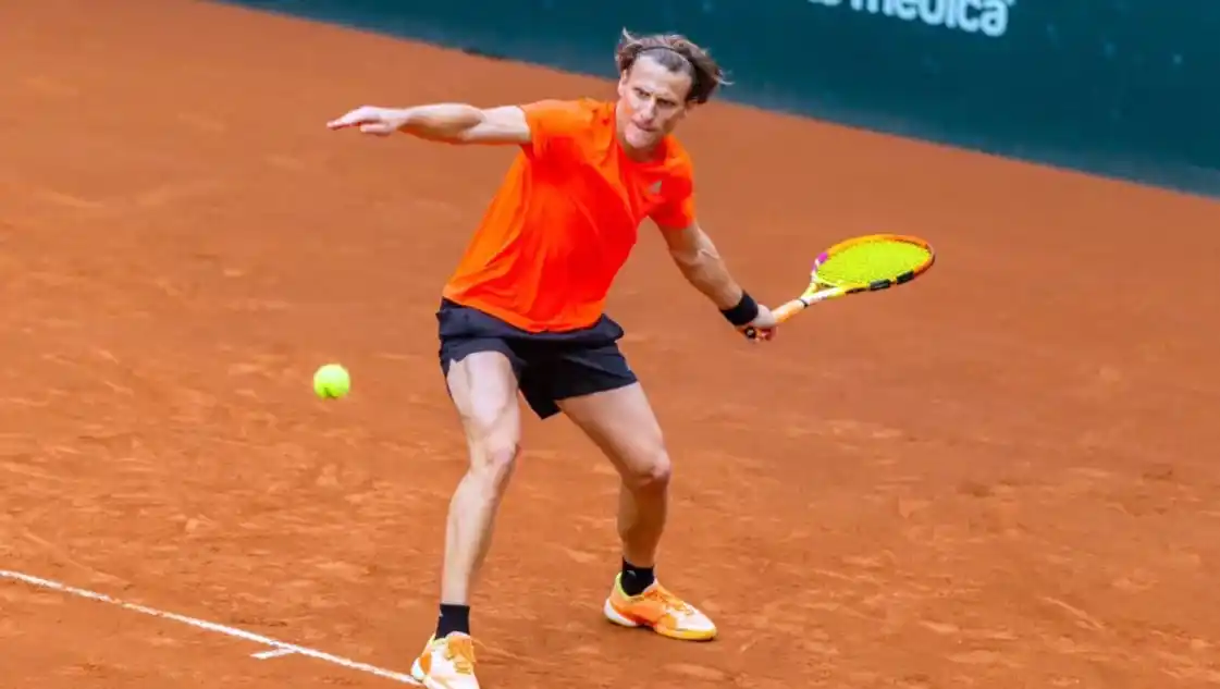 Diego Forlán. Foto: @pochopientennis
