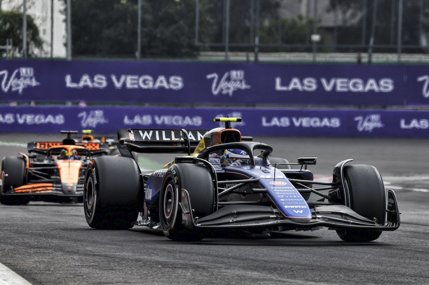 Colapinto fue duodécimo y Ferrari festejó con Sainz