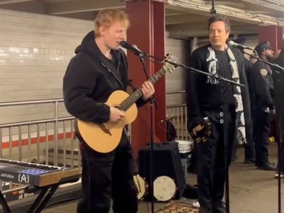 Ed Sheeran y Jimmy Fallon sorprendieron en Nueva York con una performance en el subte
