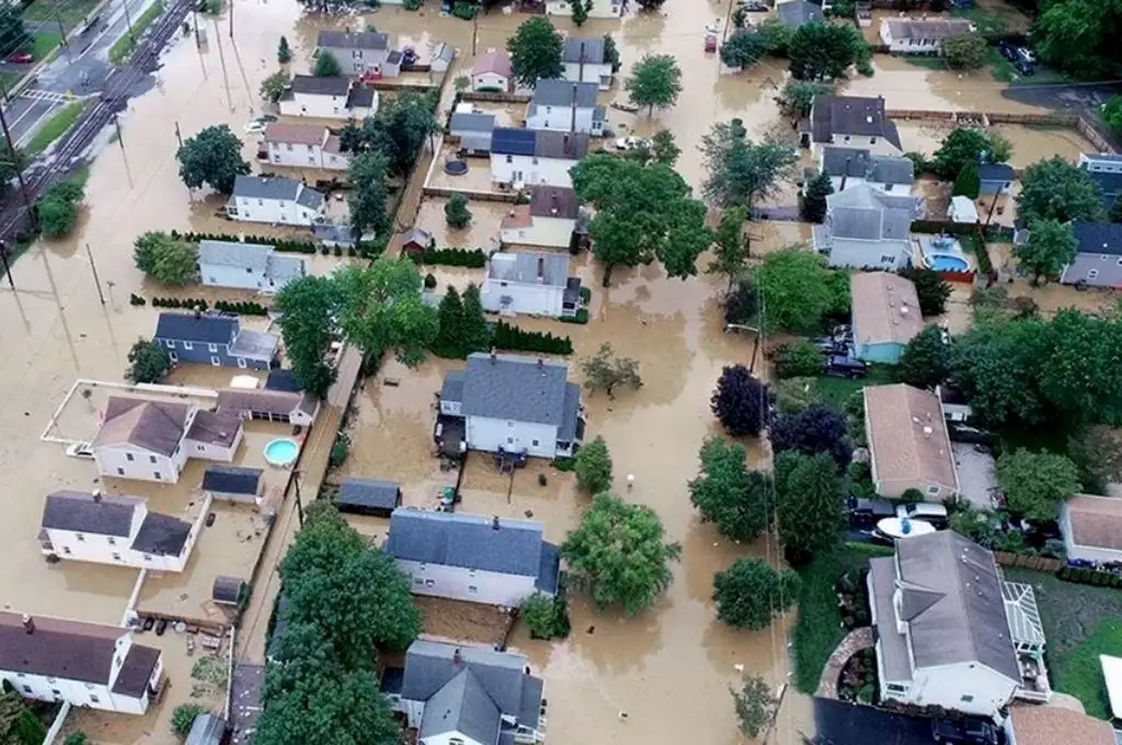 Inundaciones en el sur de EEUU: al menos 21 muertos y decenas de desaparecidos