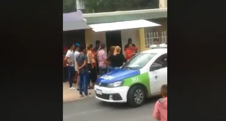 Aguardan turno para que declare en cámara Gesell la nena a la que el policía Marocchi le mostró sus genitales