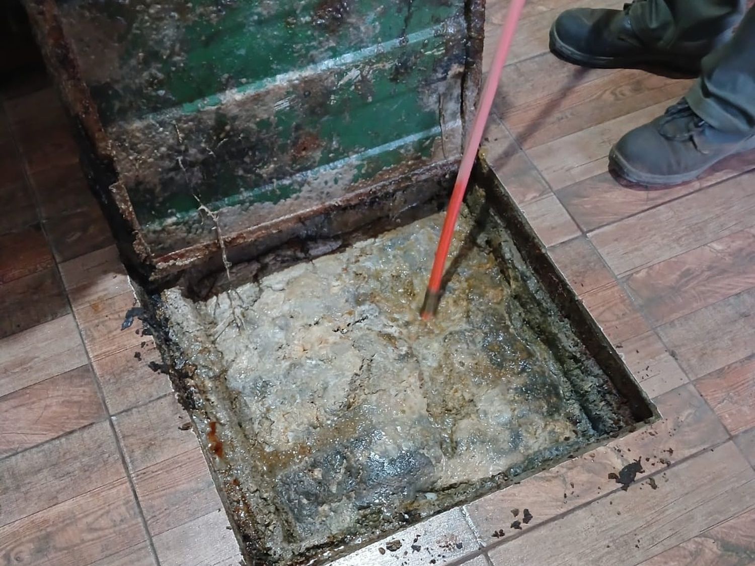 Cloacas rebalsadas en Rivadavia al 2400: ''Se me inunda toda la casa''