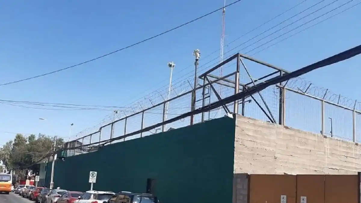 ¡INCREÍBLE! PRESOS VENEZOLANOS en Chile planeaban fugarse volando un muro del penal