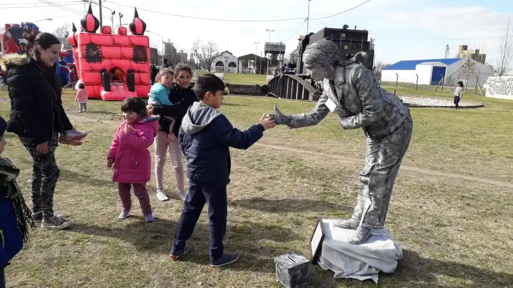 El Festival del Niño se celebró con juegos, payasos y música