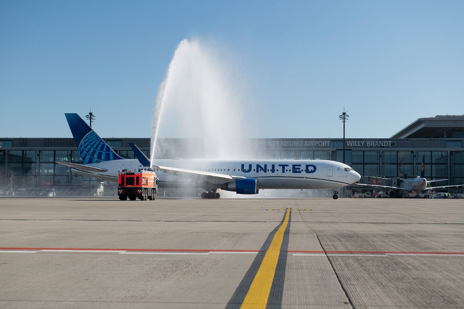 United Airlines inaugurates its flights between Newark and Berlin