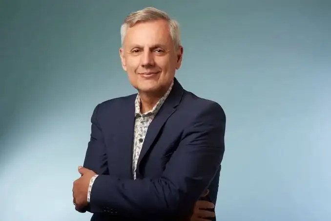 Bernardo Stamateas llega a San Francisco.