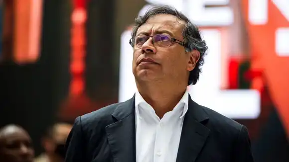 Esta es la foto oficial de Gustavo Petro como Presidente de Colombia