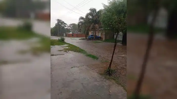Gran inundación en Maestro Reyna 700