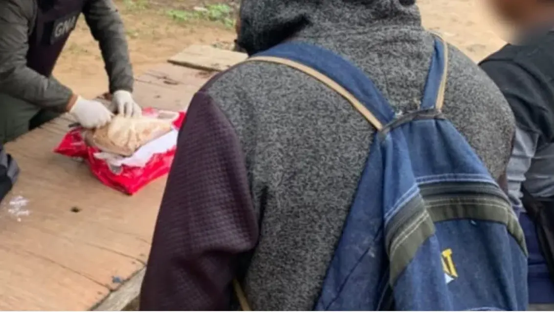 Quiso lavar su culpa con jabón: Gendarmería le incautó cocaína en un paquete