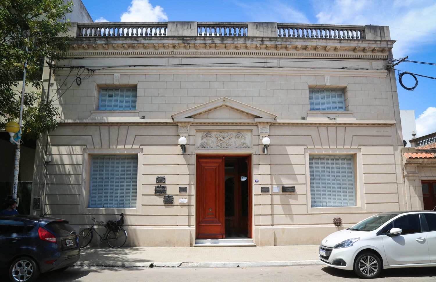 La biblioteca popular celebra sus 149 años con una suelta de libros y un programa de radio