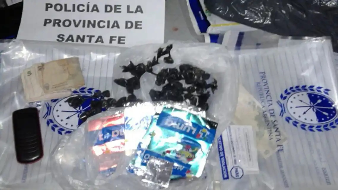 Personal de Drogas secuestró cocaína fraccionada en barrio Cabal