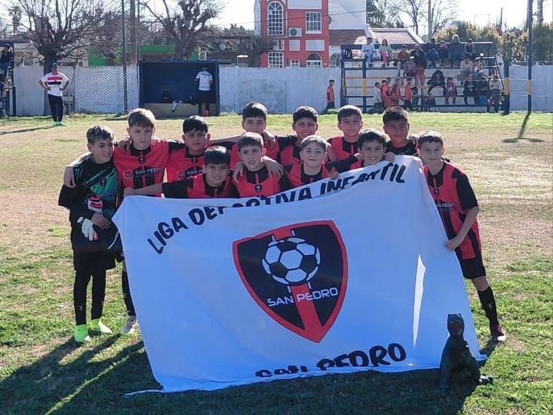 La selección de San Pedro goleó en su debut.