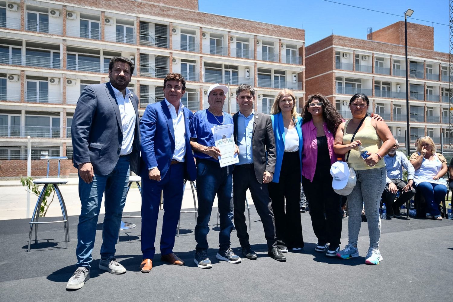 Kicillof entregó viviendas en La Matanza: "Garantizar derechos y construir futuro requiere de decisión política"