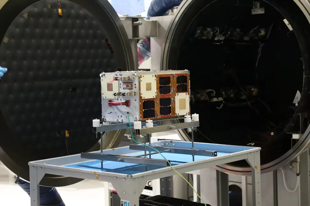 ATENEA hizo historia: el satélite argentino logró comunicarse a 70.000 kilómetros de la Tierra