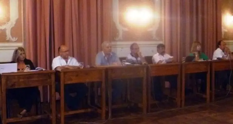 La oposición impugna la reunión de comisión y el llamado a sesión extraordinaria