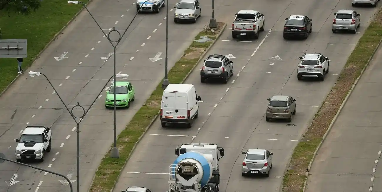 La medida, que impacta en la nafta y el gasoil. Créditos: Mauricio Garin