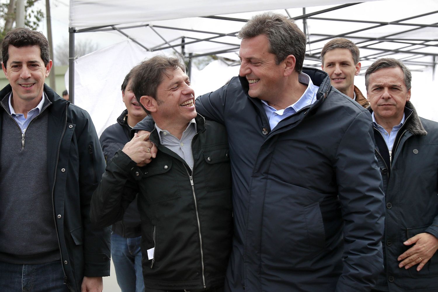 Massa cruzó a los dolarizadores y pretende “una moneda fuerte”