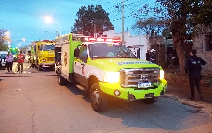 Rescataron a una persona de un incendio